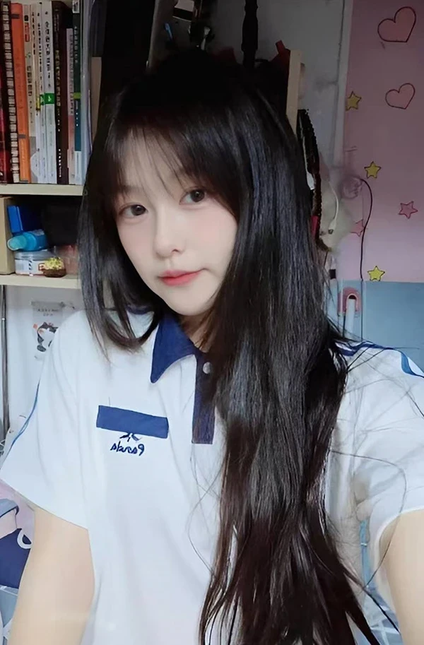 粉嫩福利姬@糖糖 抖音风裸舞+香香鲨尺度合集