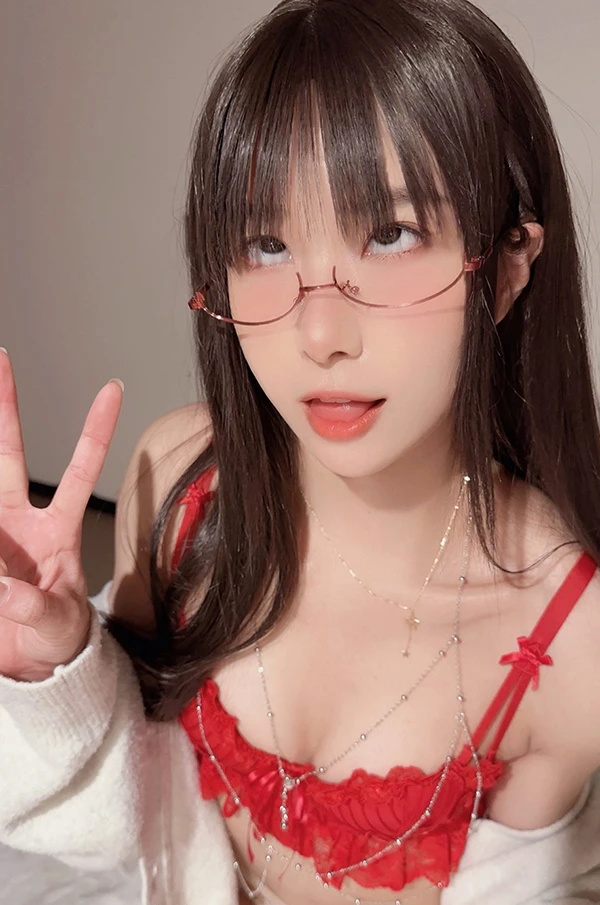 网红美女布丁大法 覆盆子眼镜娘 诱惑写真